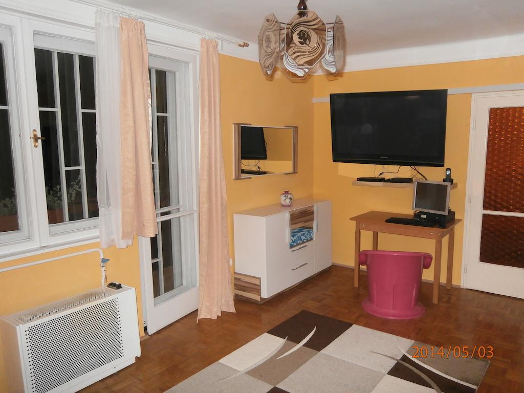 Highland Apartment Budapest Room photo